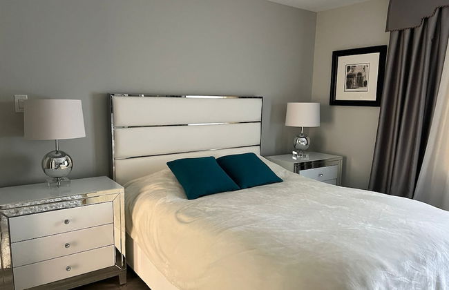 New Waterfront Mansion by Simply Comfort - Foto 10