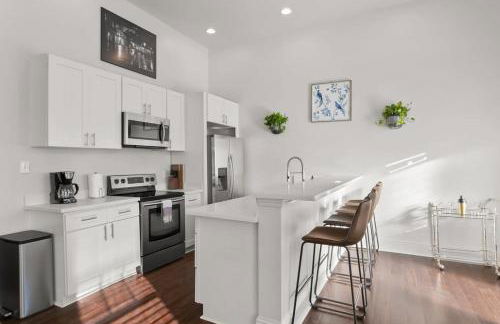 Modern pristine stunning 2BD Garden District Apt - Foto 7