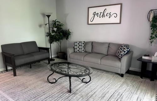 Luxury 6BR Retreat Firepit Foosball Backyard - Foto 2