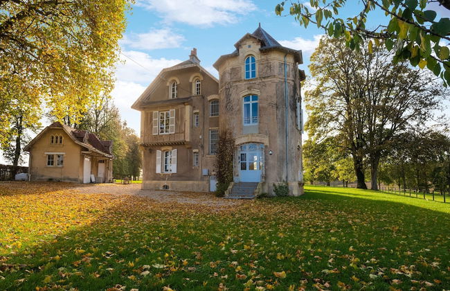 Holiday Home Adjoining a Chateau - Photo 1