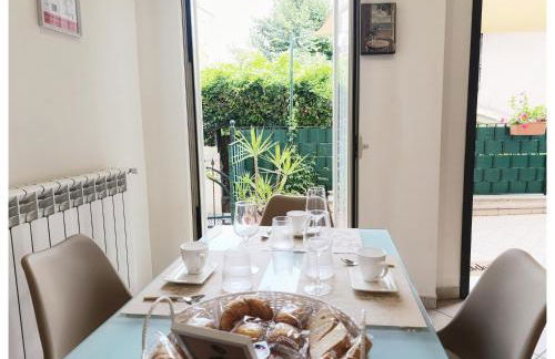 Domus REA - Appartamento moderno con check-in automatico H24 e area esterna privata - Foto 7