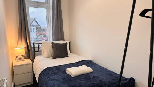 Large New 5 Bedroom 2 Bathroom House in Central Southampton - Free Parking - Foto 2