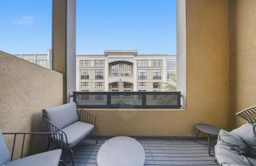 Modern Luxury Loft facing Santana Row w/Balcony - Photo 35