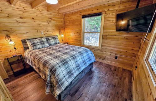 31R Brand new log home on quiet side street in Bethlehem, close to Main Street! 20 min to skiing - Foto 62