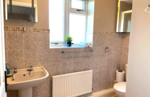 ELY House with FREE private parking - Foto 48