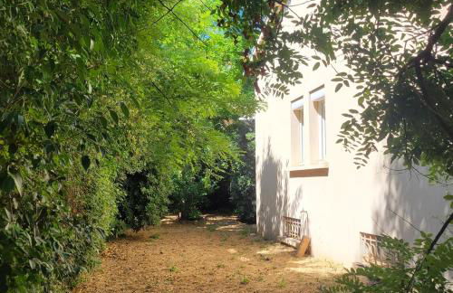 Beautiful house on large wooded grounds of 1600 m2 - Foto 26