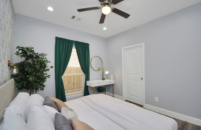 Cozy Retreat Near NRG Stadium, Free parking, Wi Fi - Foto 17