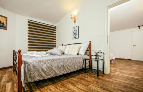 Nice Home In Donji Prolozac With Wifi - Foto 26