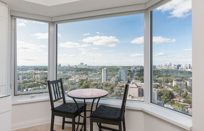 QuickStay - Chic in Yorkville (Yonge & Bloor) - Photo 6