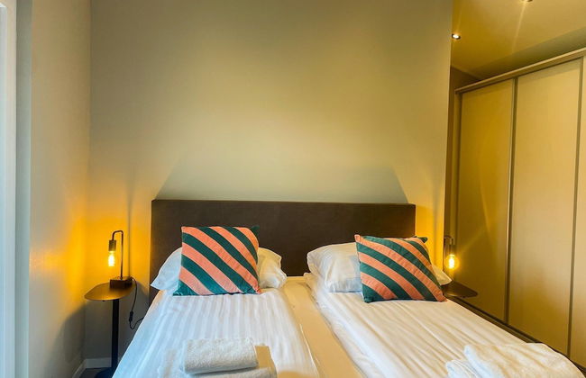 Chalet by Park Pond in the Netherlands - Photo 4