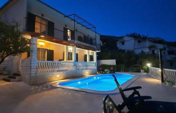 Apartments SUHO Komiza - Photo 1