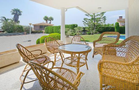 R11 Casa Blanca con gran jardin y piscina - Photo 44