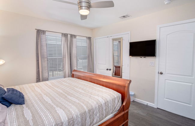 Splendid Gated 4 BR 2 BA Home Near Downtown - Foto 6