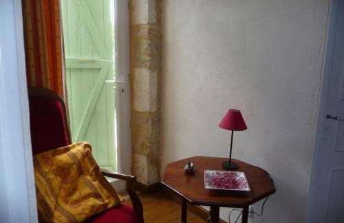 Spacious family home with countryside views - Photo 20