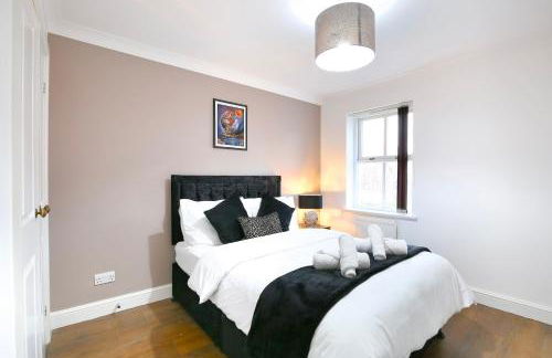Cosy Wimbledon 4 Bed Home With Garden & Driveway Parking - Foto 5