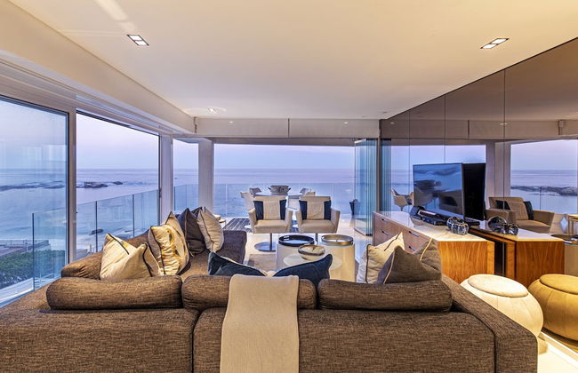 Clifton YOLO Spaces – Clifton Beachfront Penthouse - Photo 33
