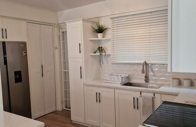 2 Bed parking gated modern - Photo 12