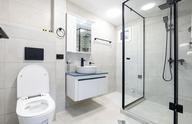 Chic & Modern 4BR Home in Old Tbilisi - Photo 30