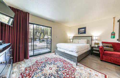 Charming Queen Studio Deluxe w/Balcony #233 at Donner Lake Village - Foto 1