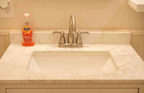 Creekside Cottage at Saegertown - Foto 49