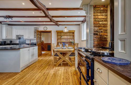 Historic 4 Bedroom Home in Dunham Massey - Pass the Keys - Foto 14