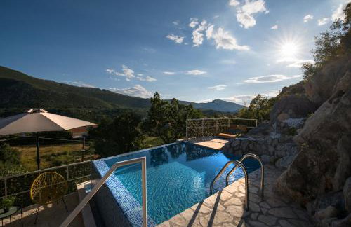 Stone House Marin - Photo 2