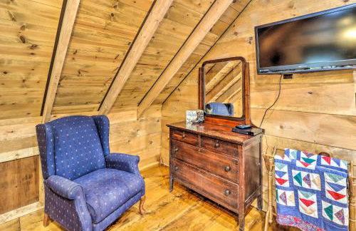 Cozy Creekside Mountain Escape w/ Hot Tub! - Foto 22