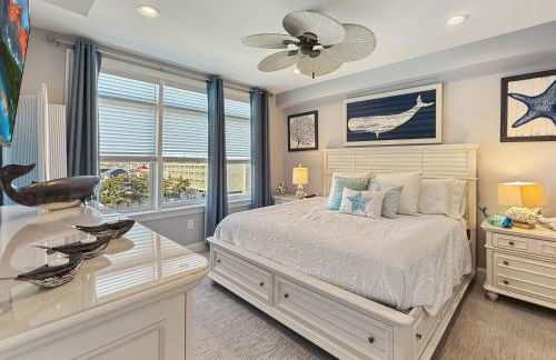 Luxurious Penthouse, King beds. Dog & ADA Friendly - Photo 13