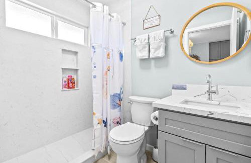 Family-friendly 2BD 2BA 2 Parkings Honolulu Home - Foto 20