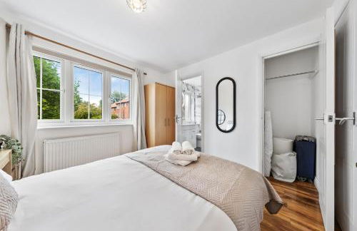 4 Bedroom House by Homestyles Hosts - Short Lets and Serviced Accommodation Islington - Private En-Suite - Foto 73