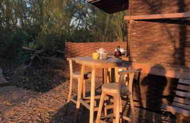 Kingfisher Riverside Glamping with private hot tub - Foto 7