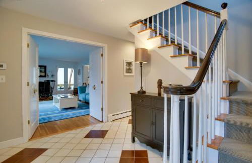 Deck and Grill, Walk to Beaches! Falmouth Retreat - Foto 18