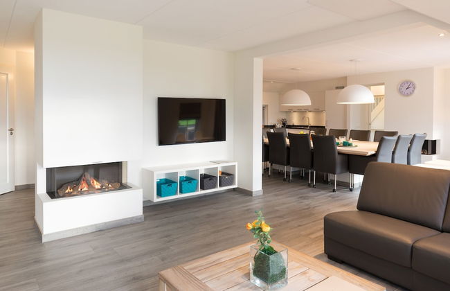 Cozy Group Stay w/ Fireplace - Foto 11