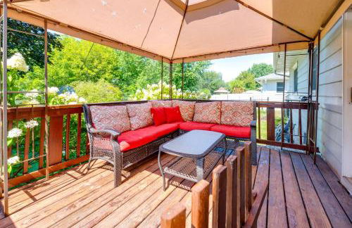 Family-Friendly Waterloo Abode with Deck! - Foto 1
