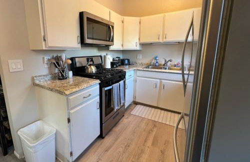 Downtown Coastal Trail 2 BDR 1 BTH Sleeps 2-6 - Photo 2