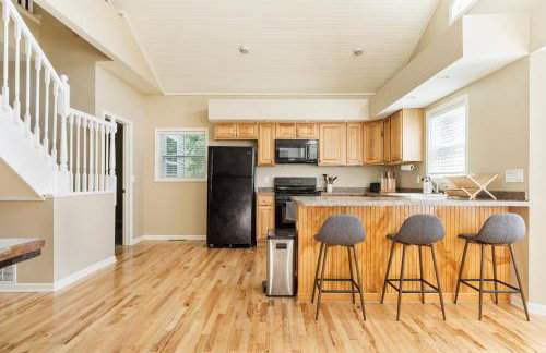 LARGE 5 Bed Lake Geneva Home 4 Blocks from Lake! - Foto 15