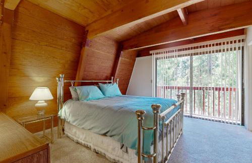 Sierra Nevada Hideaway Cabin with Deck, Mtn Views - Foto 12