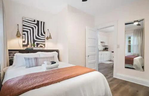 Newly Renovated - Professionally Designed - 2 BR - Foto 28