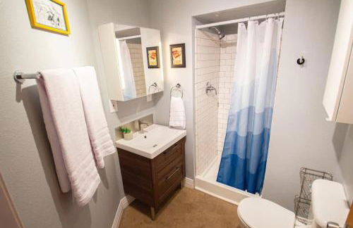 Trendy Modern Loft in Rino Art District - Photo 39