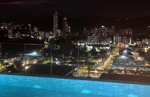 Loft 1812 - 200m Vila Germânica Piscina-Garagem - Photo 42