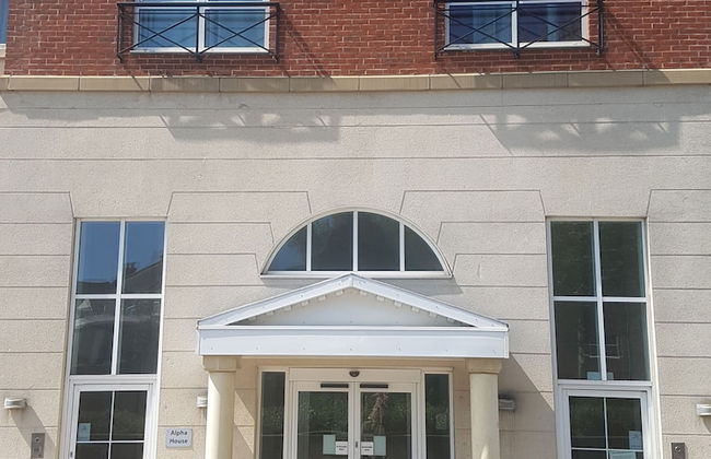 Spacious Bright and Modern Living - Foto 8