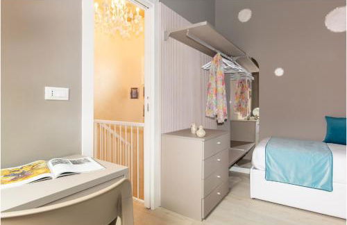 Tiffany Silver - Photo 30