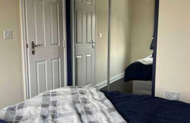 Large 4 Bedroom 3 Bathroom Town House with Secure Parking by Amazing Spaces Relocations Ltd - Foto 32