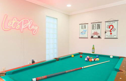 Pool Table, Minigolf, Games at Pondside FunHouse - Foto 19