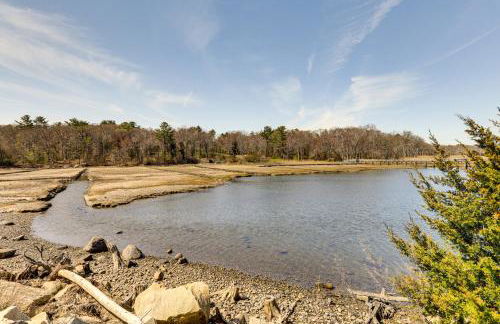 3 Mi to Cape Cod Bay Marshfield Home with Balcony! - Foto 3