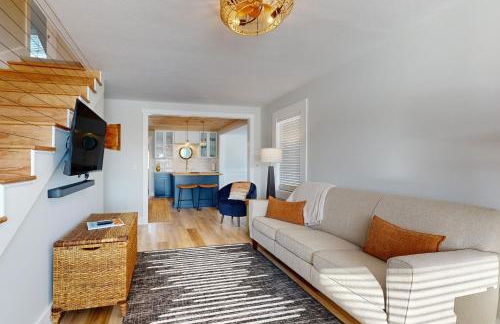 Walk to Beach and Dtwn East Tawas! Lake-View Retreat - Foto 5