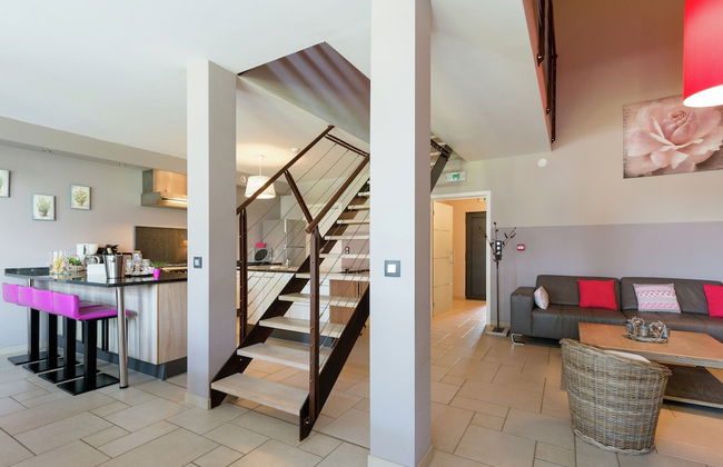 Magnificent Character Cottage with Spa Tub near Marche-en-Famenne - Photo 11