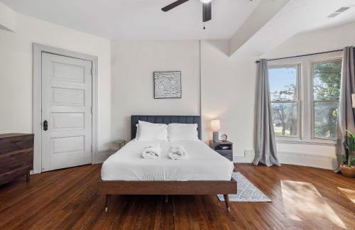 Carriage Manor - Sun Soaked 1BR - Close to CCF - Foto 21