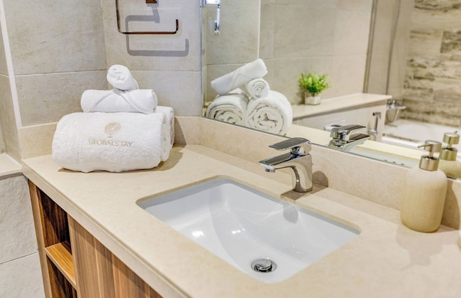 Globalstay Luxury Azizi Mina Beachfront - Foto 48