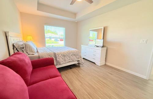 New 4-Bedroom Home – Perfect for Your Stay! - Foto 11